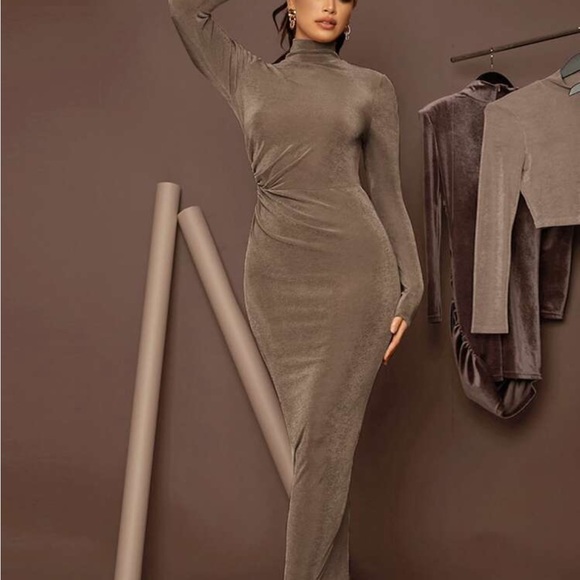 Sexy Ruched High Neck Long Sleeve Solid Fitted Bodycon Dress - Picture 4 of 11